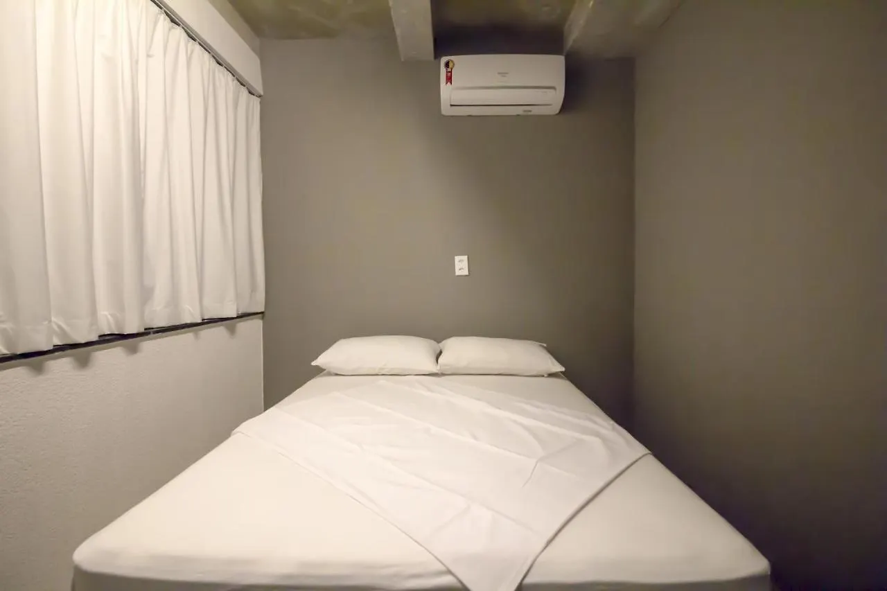 Joy Hostel & Suites Μπραζίλια 0*,
